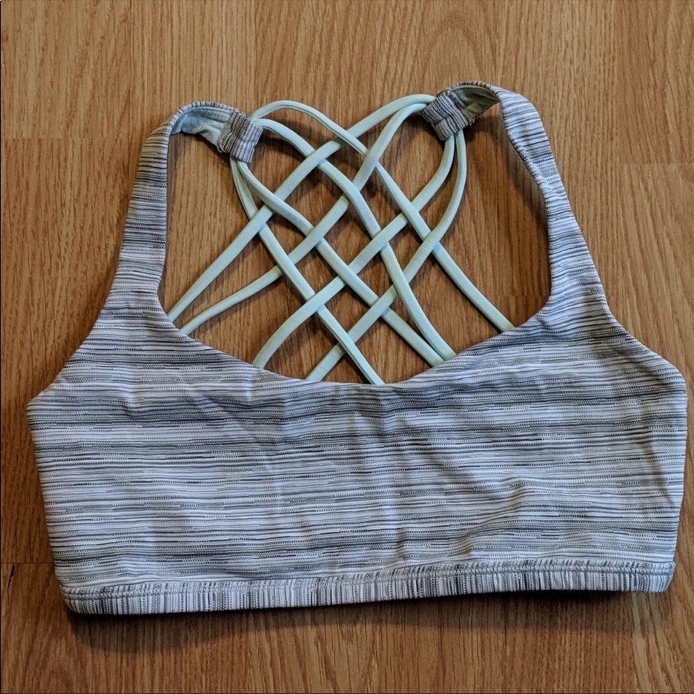 Lululemon sports bra